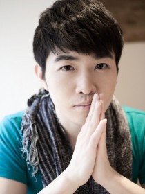 丁炜 