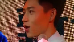 媒体群访