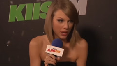 Taylor Swift - KIIS FM's Jingle Ball 2014后台采访