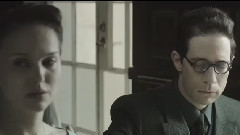 影视原声 - 电影<爱与黑暗的故事>国际版预告片