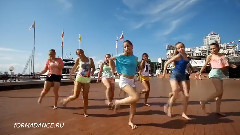 Красиви рускини танцуват яко на морето