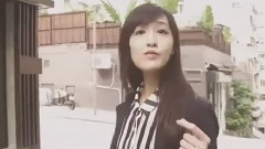 影视原声 - <不再说分手>片段 一间赚分手钱的咖啡店