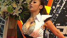 电玩展紧身美女大秀热舞