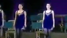 朝鲜美女穿黑丝袜跳踢踏舞