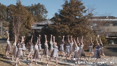 AKB48,乃木坂46 - 不等号
