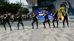 成都EXO饭模仿舞团XO.F演唱会场外快闪应援