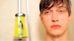 парень сильнозатупил