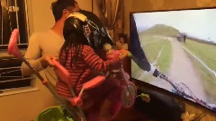 奇特4D影院是酷爸爸的创意