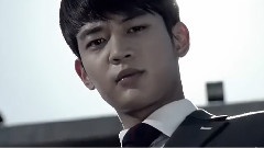 靠近