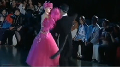 维克多和安娜斯塔希亚的快步表演