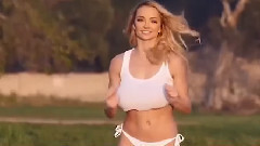 The baby running The sunshine, dynamic