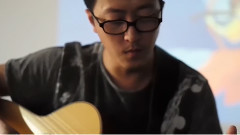 The city of the sky refers to play guitar~