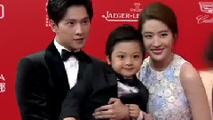 杨洋红毯