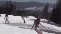 Bikini Snowboarding-Hot Girls in Bikini Snowboard and Ski