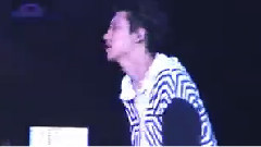 灿白打闹