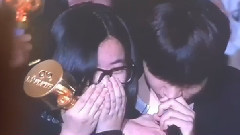 背后抱粉丝