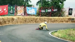 滑板高山速降