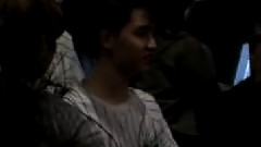 撒娇整理头发打闹