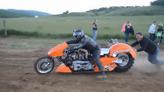 玛莎拉蒂V8 重型摩托车试驾