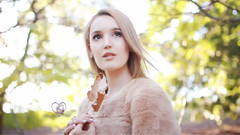 在花园里(In the Flower Garden)