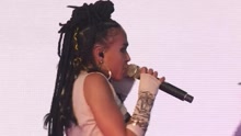 FKA twigs - FKA Twigs Live At Made in America Festival 2016