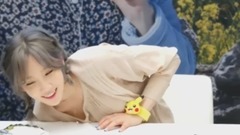 蹲着签名