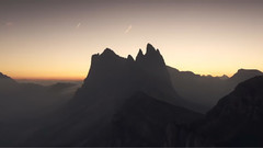 航拍意大利白云石山脉