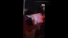 少女时代,音乐短片 - 韩国民众示威游行播放了少女时代的重逢的世界