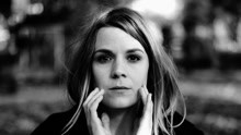 Alev Lenz - Eggshell