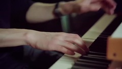 HONNE,Izzy Bizu - Someone That Loves You