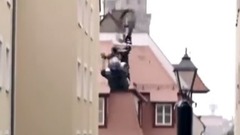 外国帅哥 展示花样单车半空旋转跳跃