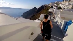 国外小哥给你展示炫酷的跑酷动作