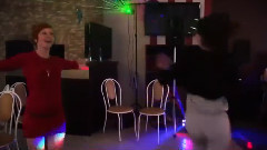 Вот как надо зажигать под  Белые розы