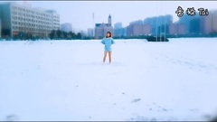 国萌妹暴雪中模仿翻跳Jessica热单