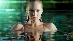 维多利亚的秘密游泳特别的幕后