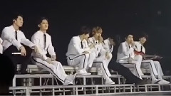 D.O. & 伯贤 Hawak Kamay