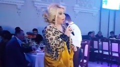 Nazenin kimsəsiz gəlini belə qarşıladı