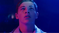 Стриптиз от Зомби