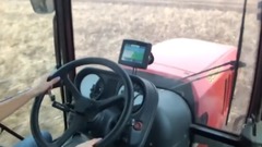 Девушка за рулём мтз