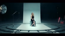 Muge Zumrutbel - Sus