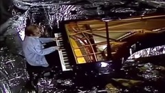 LITTLE JEANNIE-ELTON JOHN-OFFICIAL VIDEO-ANO 1980