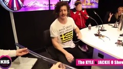 Peking Duk’s Reuben collapses after getting cockroach in mouth Daily Mail Online