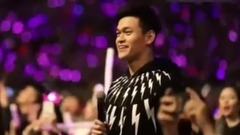 周杰伦,孙杨 - 孙杨变迷弟现身周杰伦演唱会 二人合唱<简单爱>