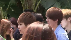 吴世勋 & 鹿晗 At Disneyland
