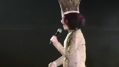 咬唇