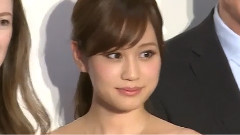 前田敦子,テープカット失敗で苦笑い 