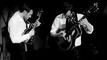 Chris Thile - Sleep with One Eye Open 现场版