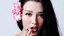 车展黑靴美女帅气秀舞