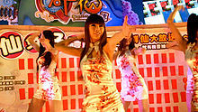 电玩展美女开场热舞