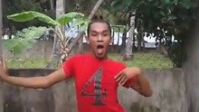 少年妖娆对嘴演唱神曲